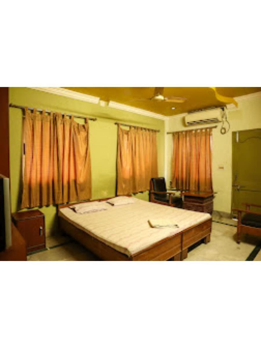 Roxy Inn,Cuttack Esterno foto